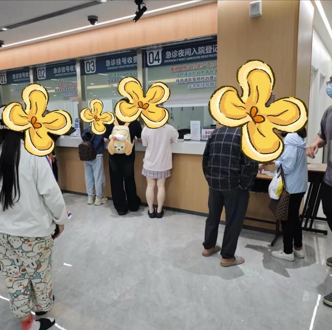 势成疑！兔帽女是否打小孩成最大争议凯发app网站迪士尼情侣现身医院伤(图2)